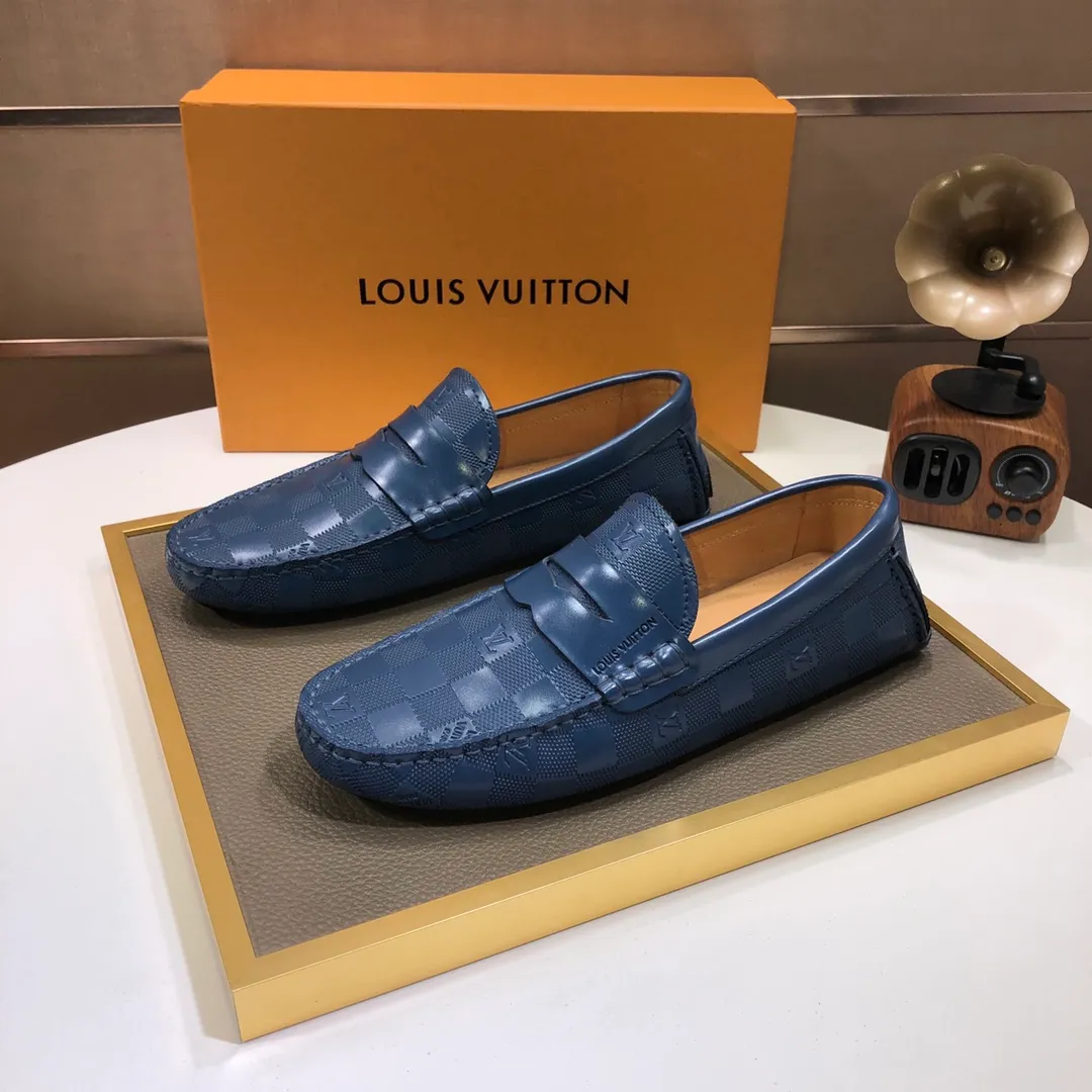 Men's men's shoes 💰420💰 [LV Doudou shoes] (water-dyed cowhide lining) new model is on the market, available on the official website. The new Doudou shoes are processed into single-color materials, and the uppers are made of imported cowhide material. The body of the shoe is fully hemmed with mark thread, and is lined with imported original cowhide leather. The elegant shoe shape is super suitable for all-matching, and the size is 38-44.